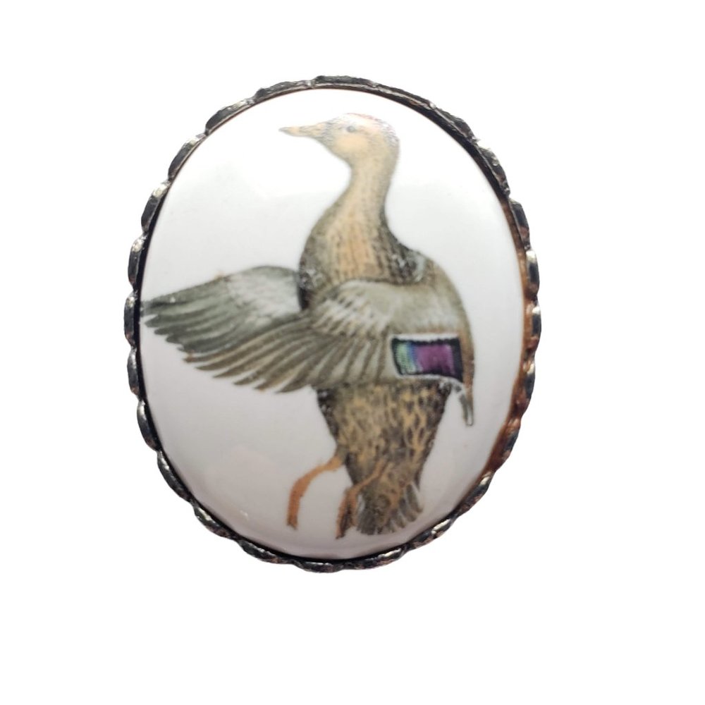 Vintage Ceramic Duck Oval Pin Brooch Cased in Silver tone Frame
